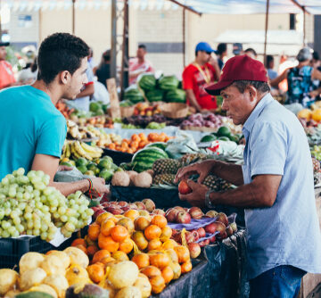 BRAZILIANS SPENDING HALF THEIR INCOMES ON DEBT PAYMENTS