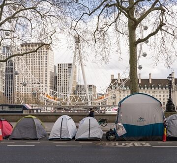 U.K. GDP FLAT IN SECOND QUARTER