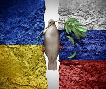 KREMLIN INSISTS IT WANTS TO NEGOTIATE FOR PEACEFUL RESOLUTION WITH UKRAINE