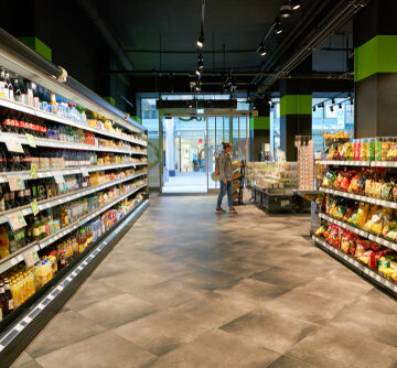 THOUSANDS OF GERMAN RETAILERS POISED TO GO OUT OF BUSINESS