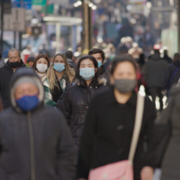 NEW YORK CITY URGES RESIDENTS TO WEAR MASKS