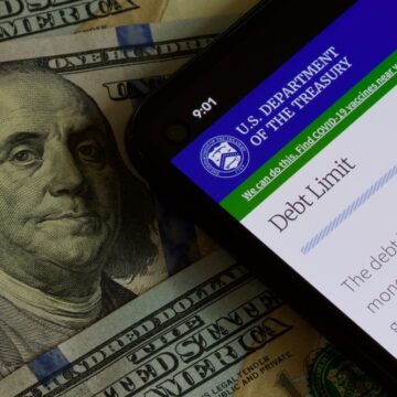 VISIBLE SIGNS OF A CRACKING DEBT HYPERBUBBLE