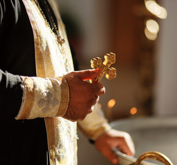 ZELENSKY THE WESTS HERO TELLS RUSSIAN