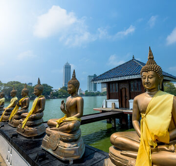 Buddha,Statues,In,Seema,Malaka,Temple,In,Colombo,,Sri,Lanka Buddha statues at Seema, Malaka temple in Colombo, Sri Lanka