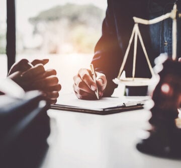 LAW FIRMS’ CORPORATE CLIENTS ASK FOR DISCOUNTS