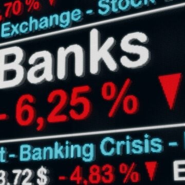 Bank,Stocks,Moving,Down,,Global,Banking,Crisis.,Trading,Monitor,With ECONOMIC UPDATE—MARKET OVERVIEW