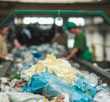 SOLAR REACTOR CONVERTS PLASTIC TRASH, CARBON FROM AIR INTO FUEL
