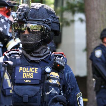 Portland,,Oregon,/,United,States,-,August,22,,2020:,Federal CIRCLE THE WAGONS: THE GOVERNMENT IS ON THE WARPATH