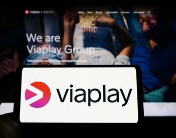 WHEN THE ECONOMY FALLS JOBS GO WITH IT