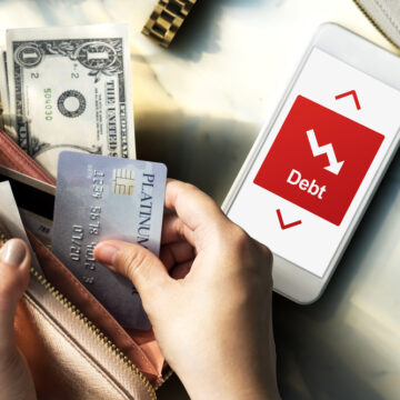 U.S. CONSUMERS CONTINUE TO PILE UP HUGE CREDIT CARD DEBTS