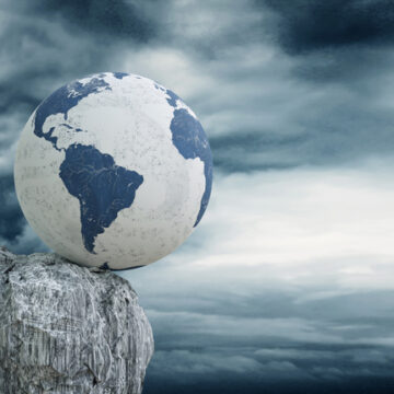 WORLD ON THE BRINK OF ECONOMIC CRISIS