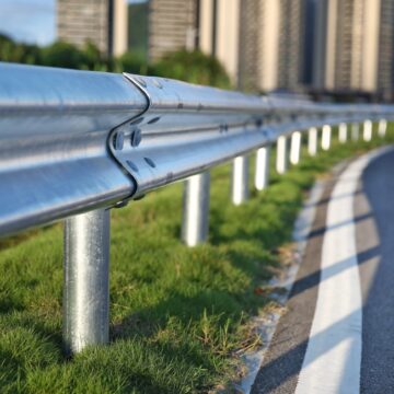 AI “GUARDRAILS” WEAKER THAN THOUGHT, STUDY FINDS