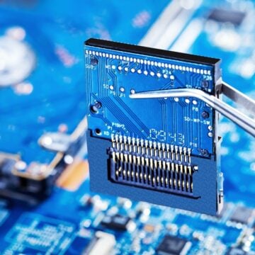 OPEN-SOURCE CHIPS: AN OLD TECHNOLOGY FOR NEW AIs