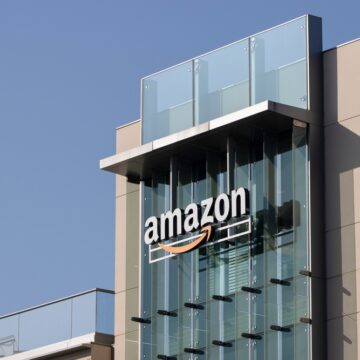 AMAZON CREATES PERSONAL AI SHOPPING ASSISTANT