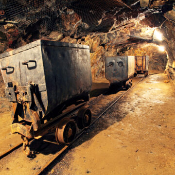 Mining,Cart,In,Silver,,Gold,,Copper,Mine MINING VENTURE USES AI TO PINPOINT MAJOR COPPER DEPOSIT