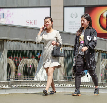 CHINA’S MIDDLE CLASS GOING DOWN, GOLD BUYING GOING UP