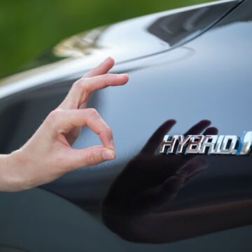 TOP TREND 2024, EV GO FU: STRONG HYBRID SALES HELP ASIAN CARMAKERS SHIFT TO EVs