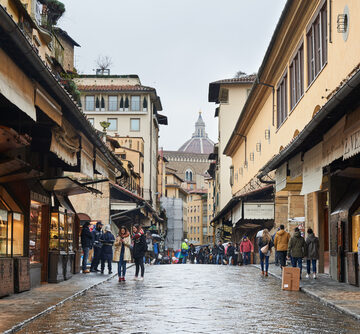Street View Of Ponte Vecchio In Florence, Italy