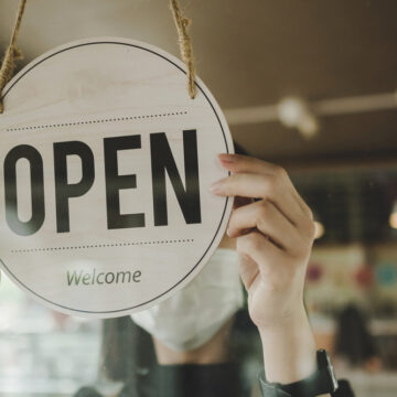 SPOTLIGHT: RETAIL ON THE ROPES