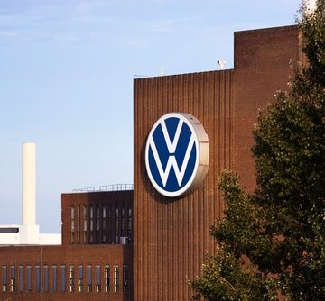 VOLKSWAGEN WAGE WORKERS STRIKE ACROSS GERMANY
