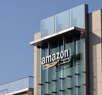 Palo,Alto,,Ca,,Usa,-,Apr,30,,2022:,Amazon,Logo AMAZON DOUBLES ITS INVESTMENT IN ANTHROPIC