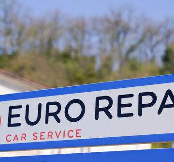 EUROPE’S AUTO INDUSTRY SUPPLY CHAIN IS BLEEDING JOBS