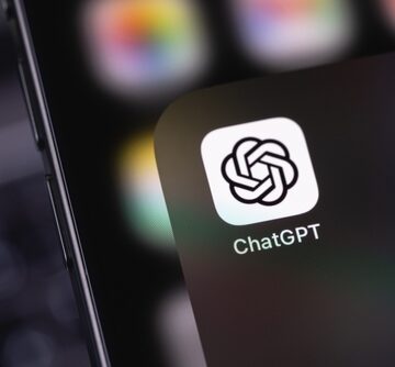 USING CHATGPT YIELDS AS MUCH CO2 AS 250 TRANSATLANTIC FLIGHTS