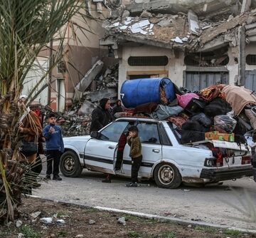 Displaced Palestinian Families Flee With Car Loaded With Their possessions