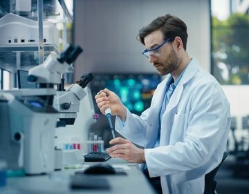 AI DRUG DESIGN FIRM RAISES $600 MILLION