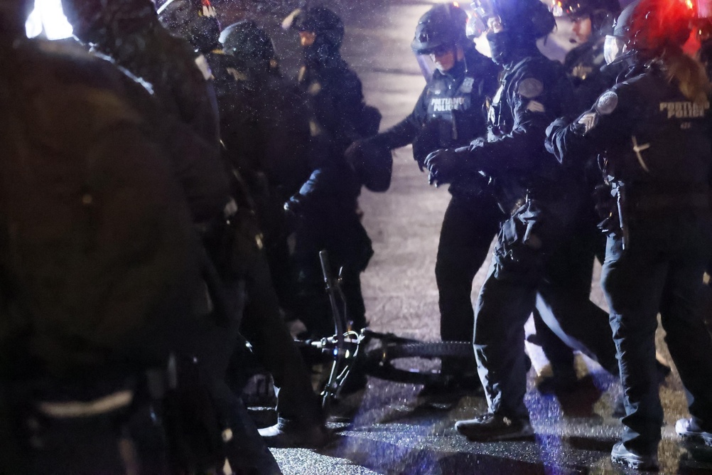 Portland,,Or,,January,8,,2026:,Protesters,Gathered,Outside,The THE AMERICAN POLICE STATE HAS ARRIVED