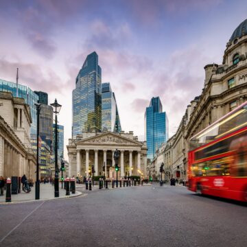 Sunset,View,Of,The,City,Of,London,,England,,With,Commuter BANK OF ENGLAND NARROWLY FREEZES KEY INTEREST RATE