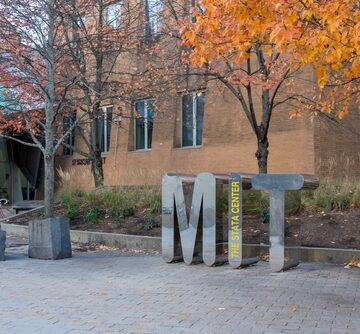 Metal,Mit,(massachusetts,Institute,Of,Technology),Sign,In,Front,Of MIT COMPUTER ENGINEERS USE HEAT AS COMPUTER DATA