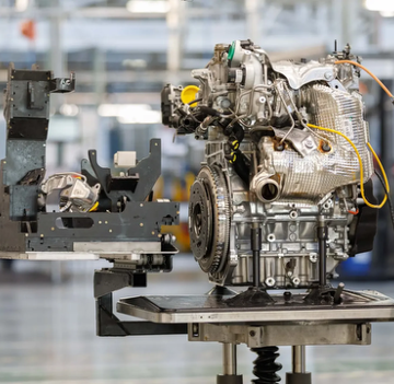 NEW ENGINE BOOSTS EFFICIENCY, CUTS EMISSIONS WITH ALL-RENEWABLE FUEL