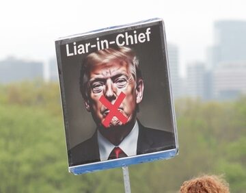 Washington,D.c.,,Usa,-,April,5,,2025:,Hands,Off,Rally BULLSHIT TRUMP TELLS IRAN TO ‘GET SERIOUS’ IN NEGOTIATIONS, BEFORE TIME RUNS OUT