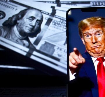 A,Photo,Of,Donald,Trump,And,The,Dollar,Appears,On TRUMP’S SIGNATURE TO APPEAR ON U.S. DOLLAR BILLS