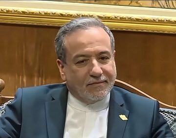 IRAN’S TOP DIPLOMAT SAYS U.S. IS IN DECLINE, IRAN WILL NEVER SURRENDER