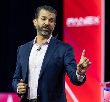 Donald,Trump,Jr.,Speaks,On,The,2nd,Day,Of,Cpac OFF WITH THEIR HEADS 2.0: TRUMP JR TRIES TO CASH IN ON ‘PATRIOTIC CAPITALISM’: REPORT