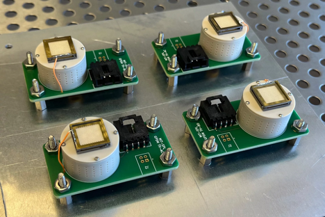 HI TECH - MINI-THRUSTERS COULD POWER SMALL PROBES DEEP INTO OUTER SPACE MINI-THRUSTERS COULD POWER SMALL PROBES DEEP INTO OUTER SPACE